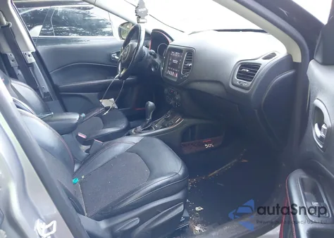 2019 Jeep Compass Trailhawk 4X4 из США, поврежденный, VIN 3C4NJDDB2KT722047